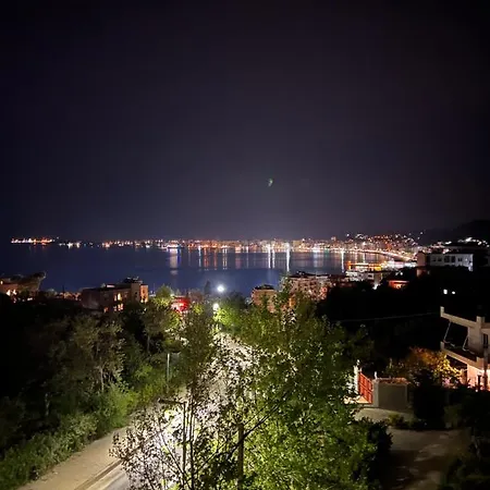 Sunny Breeze Apartment *