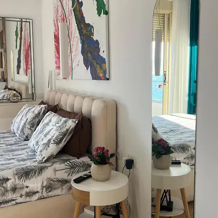 Sunny Breeze Apartment